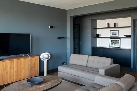 Apartment Amazing Appartements On Champs-Elysees Paris France